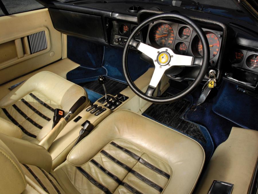 Интерьер Ferrari 365 GT4 Berlinetta Boxer 1973 года  (UK) (фото 14 из 25)